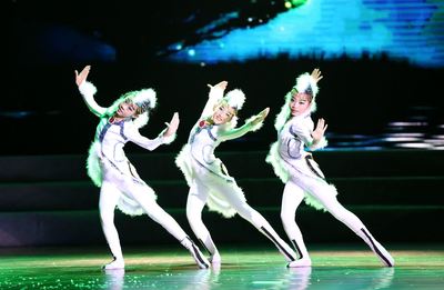 到人民中去——省文联文艺志愿者走进东莞塘厦开展文艺创作采风惠民演出